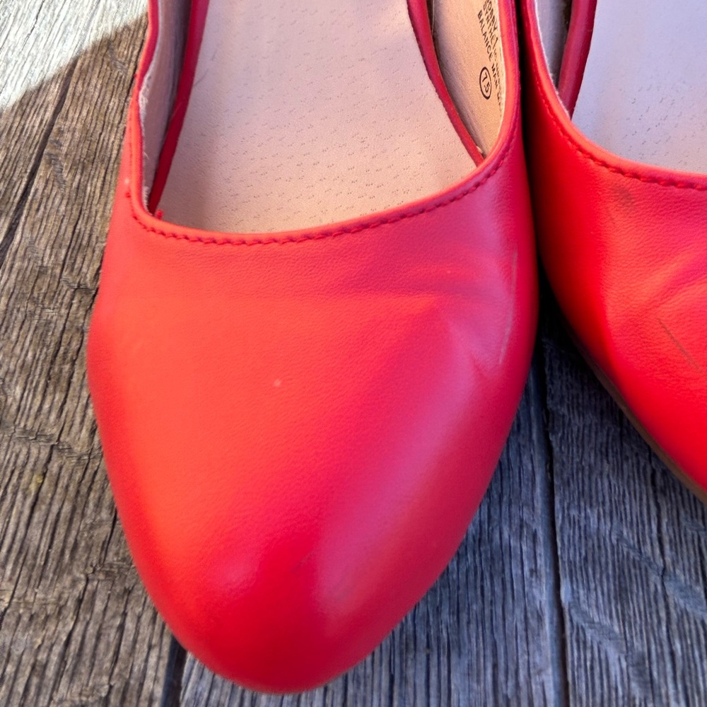 Sz 7.5 Chase + Chloe well loved “Bobby” wedge shoe with adjustable ankle strap - Picture 7 of 9